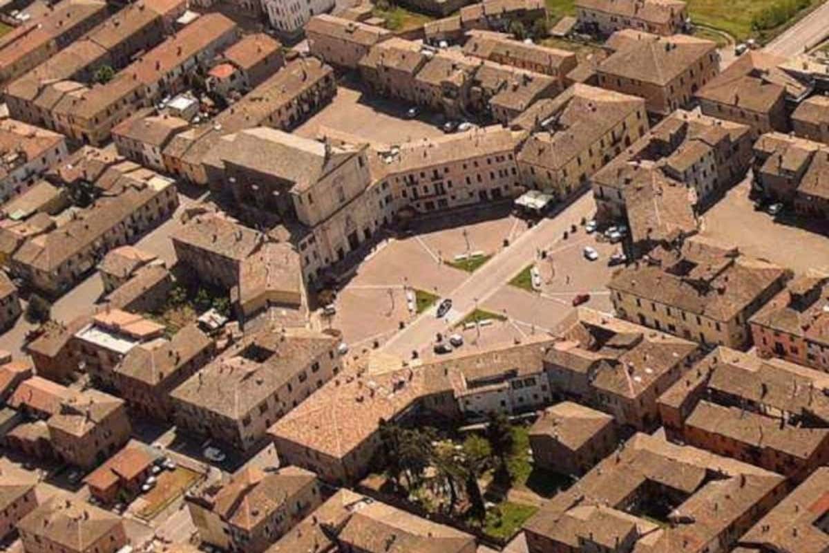 Via Francigena nel Lazio: un viaggio lento tra borghi, laghi,  mare e sapori veri